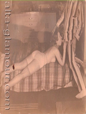 1930s PAJAMA SEX PHOTO SET Image #11