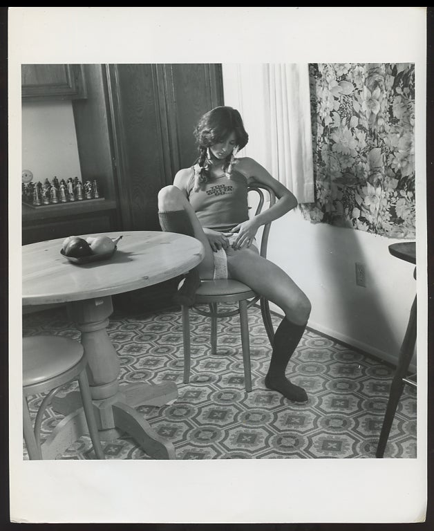 Item #94161 ORIGINAL PHOTO - Crotch Shot Of A Young Girl